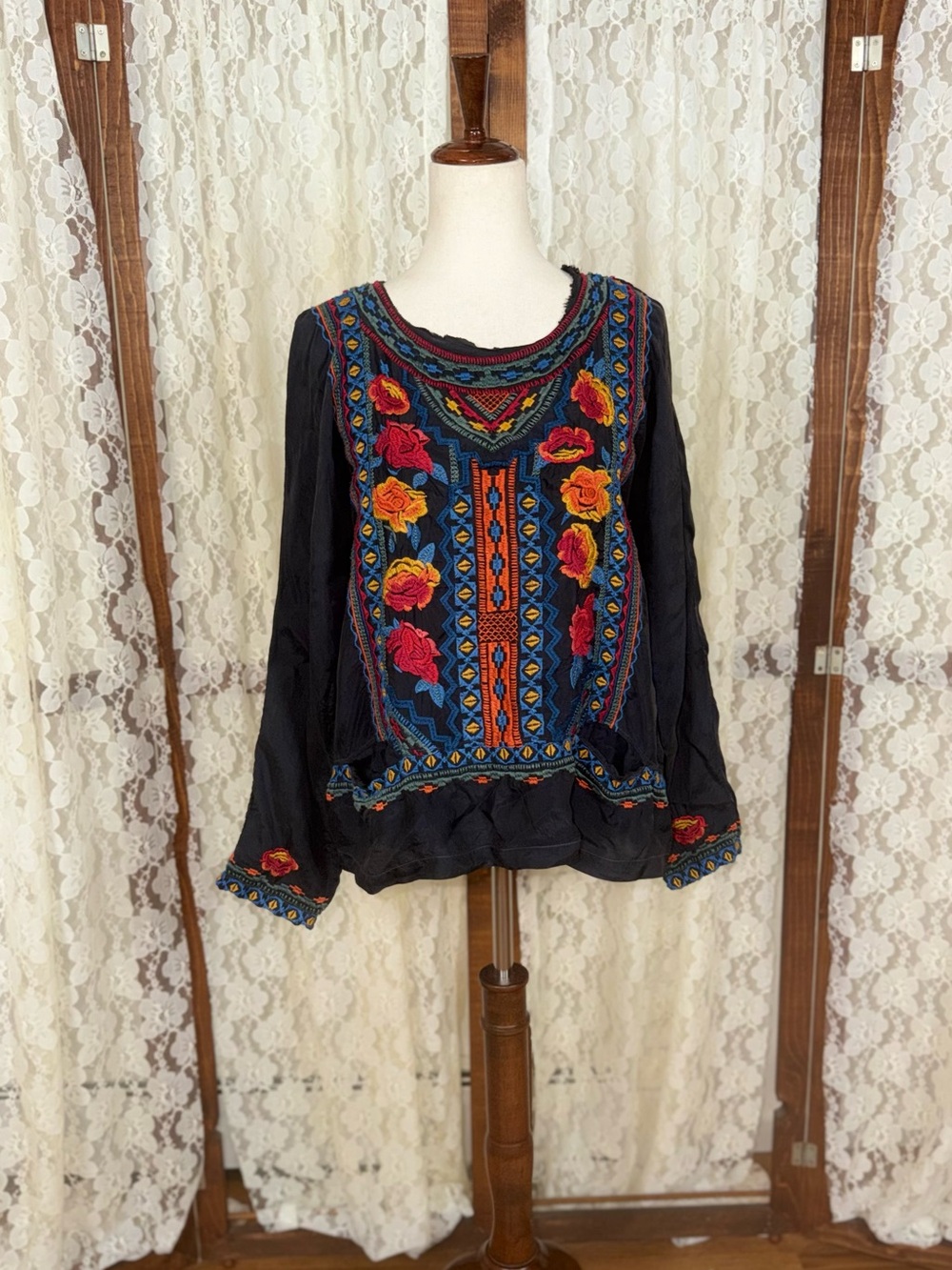 Adorable Johnny Was Abira Embroidered Blouse